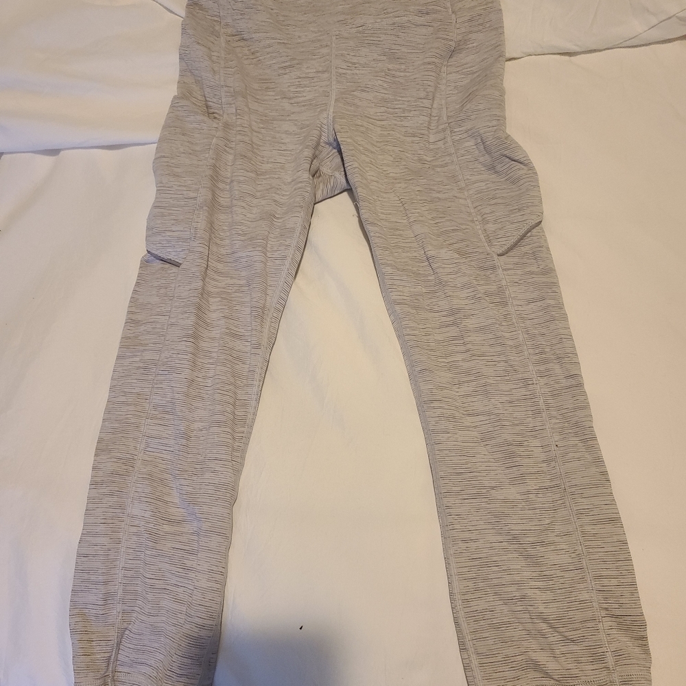 Cropped grey and white Lululemon size 6